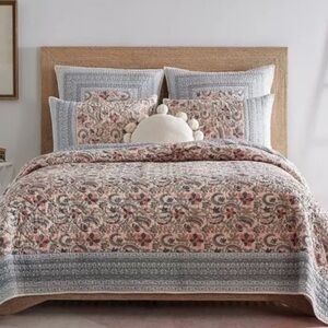 Studio D Tasha Floral Pattern Full/Queen Quilt Set, 1 Quilt & 2 Euro Shams NEW